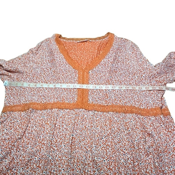 IN EVERY STORY Coral Ditsy Floral Print Tunic V-Neck Lace Trim 3/4 Sleeves 3X - Picture 5 of 8